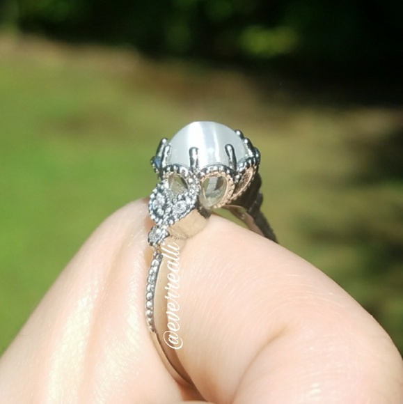 Silver Round Cat Eye Crown Vintage style Ring - Picture 4 of 7